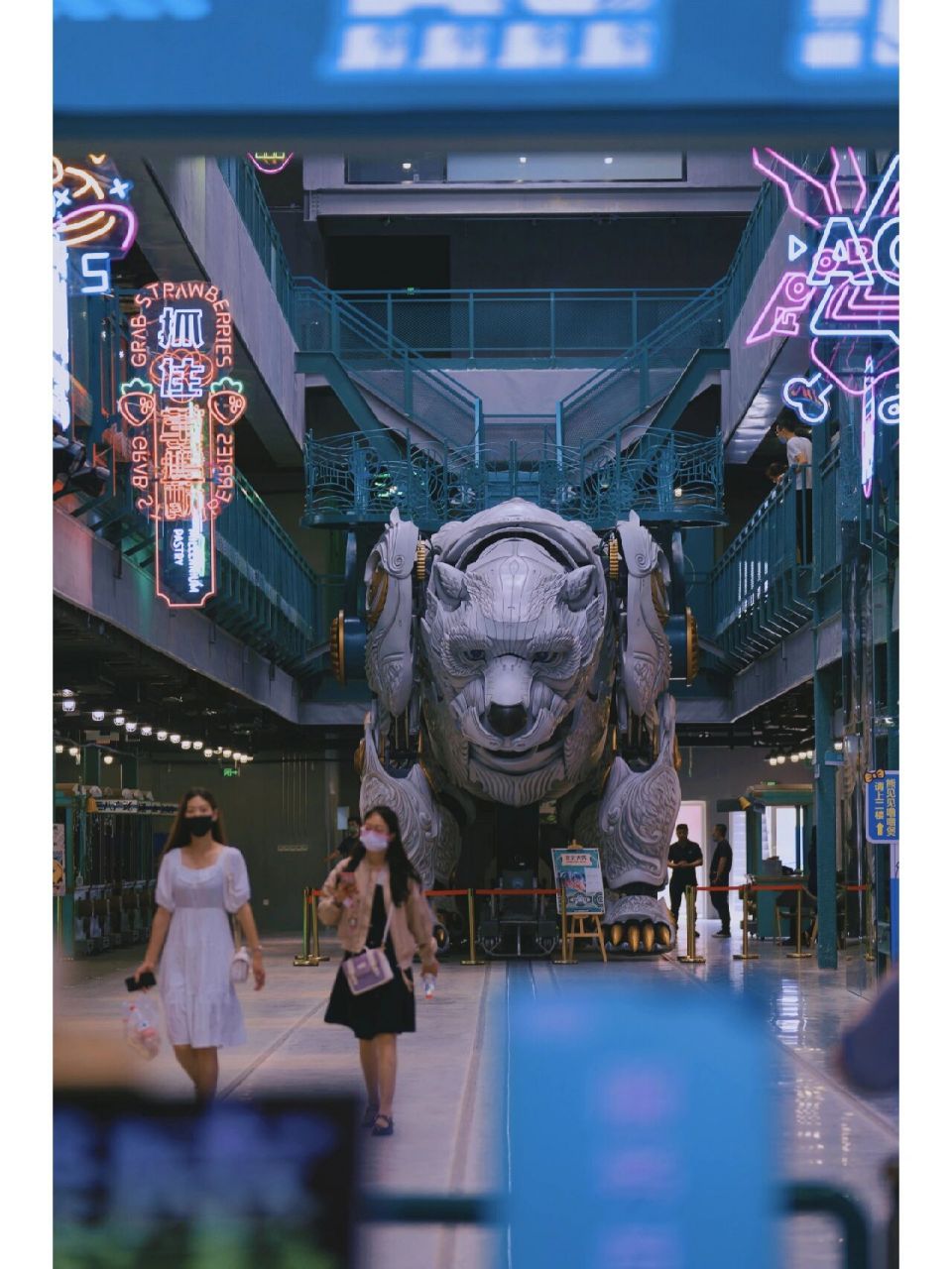 每个城市的文创街区必定是打卡的热门地,所以我来到了大连的冰山慧谷
