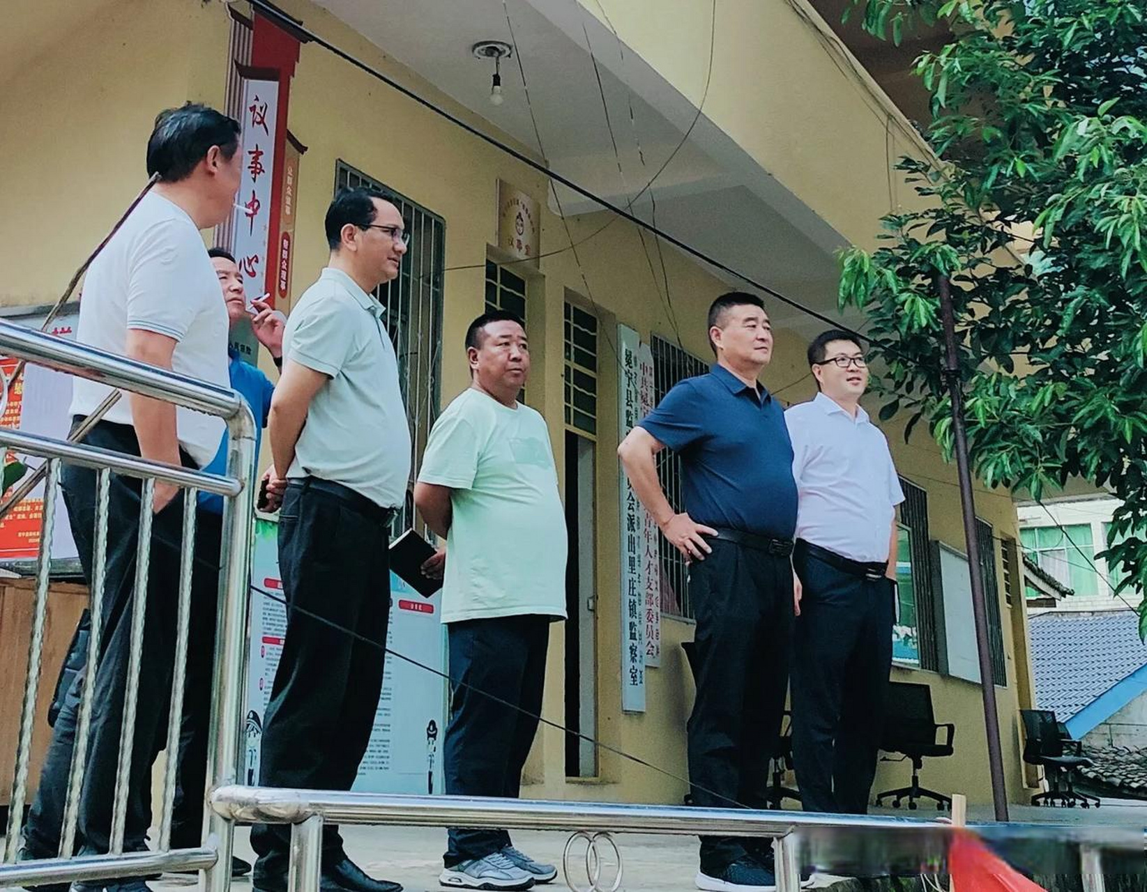 7月28日上午,冕宁县委书记马小宁带领政法,国土和水务等相关部门负责