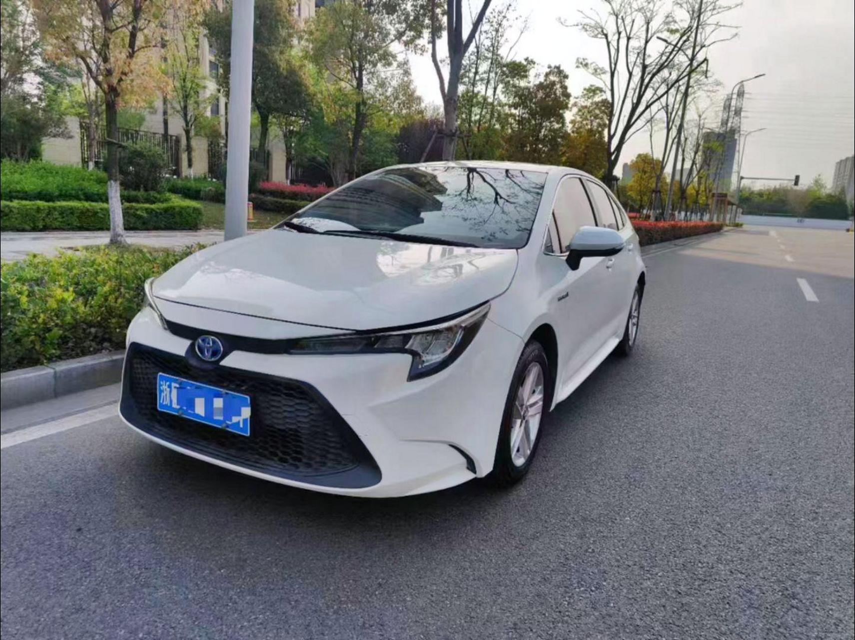 丰田雷凌双擎,一手1.