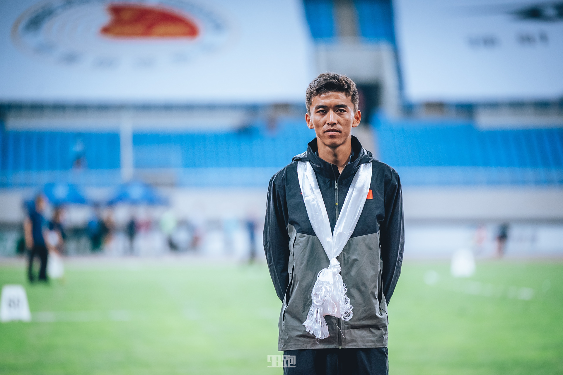 他们都叫#扎西次仁# 这两位名字相同,来自同一支队伍,很多媒体机构和