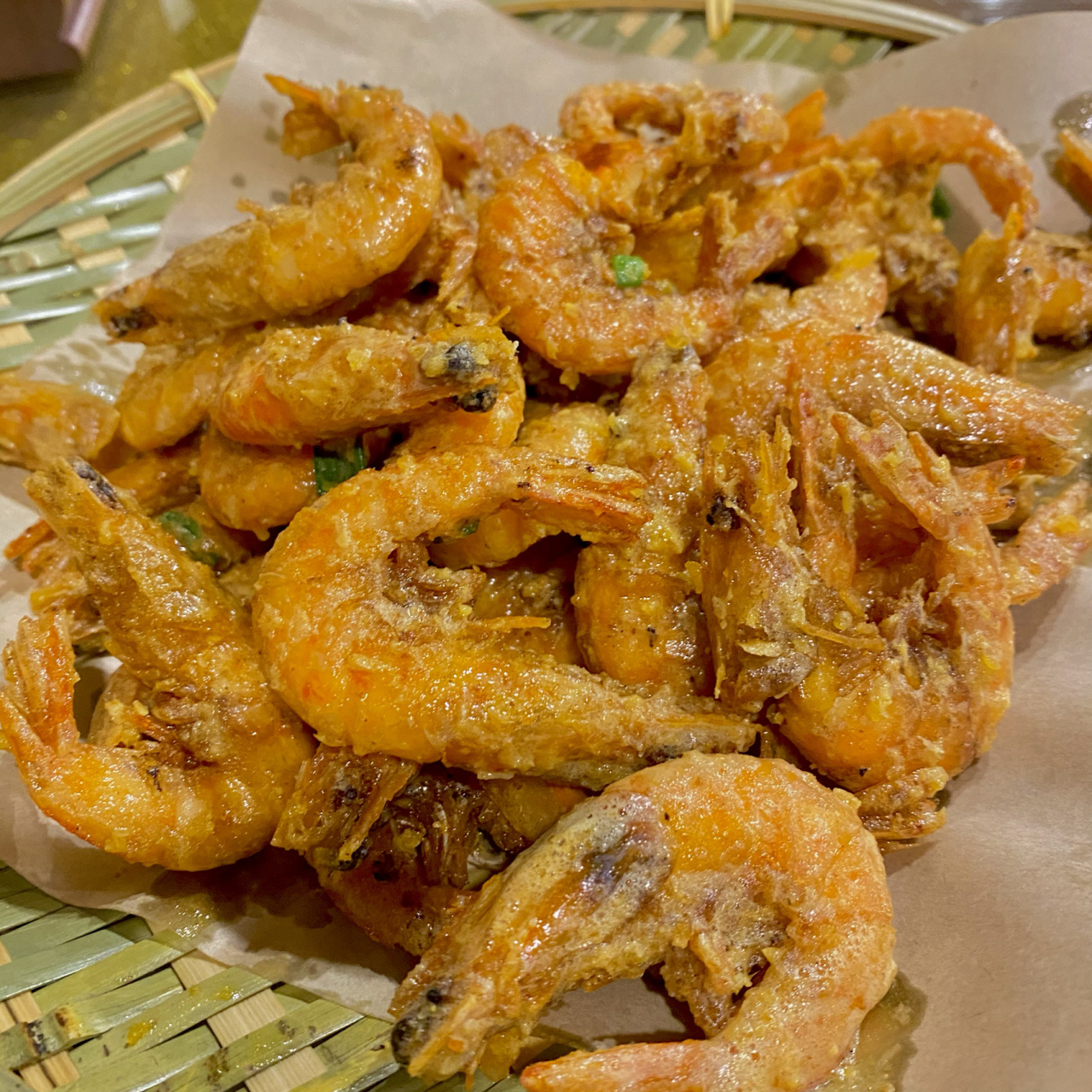 93咸蛋黄焗虾的做法98 9999咸蛋黄天生润泽金黄的颜色,加上