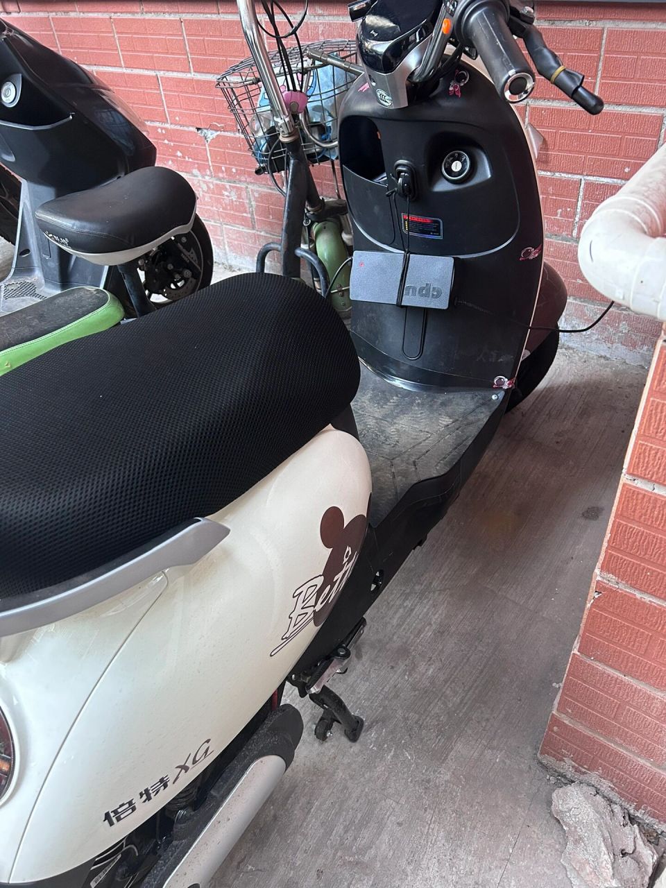 失望的倍特电动车小玛卡,买车还是要大牌 最近电动车上路查的凶,又不