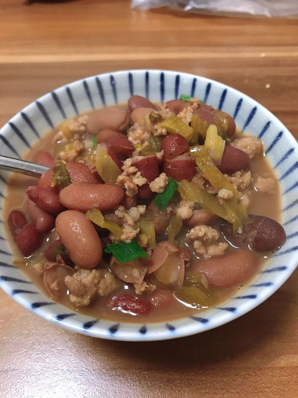 又解锁一道云南菜菜～酸菜红豆 做法: 1.