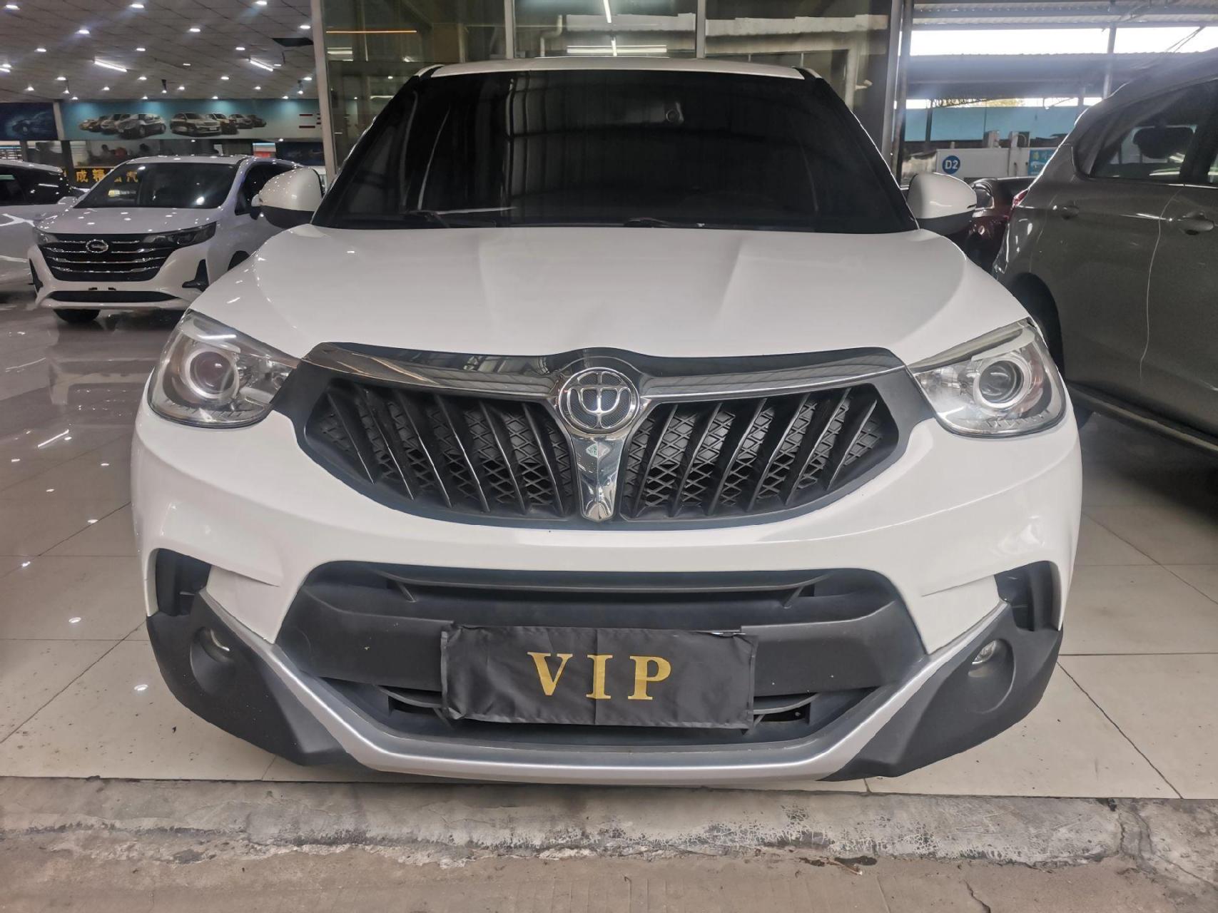 华晨中华v3,2015年,1.5t涡轮增压,自动挡,2.38米.