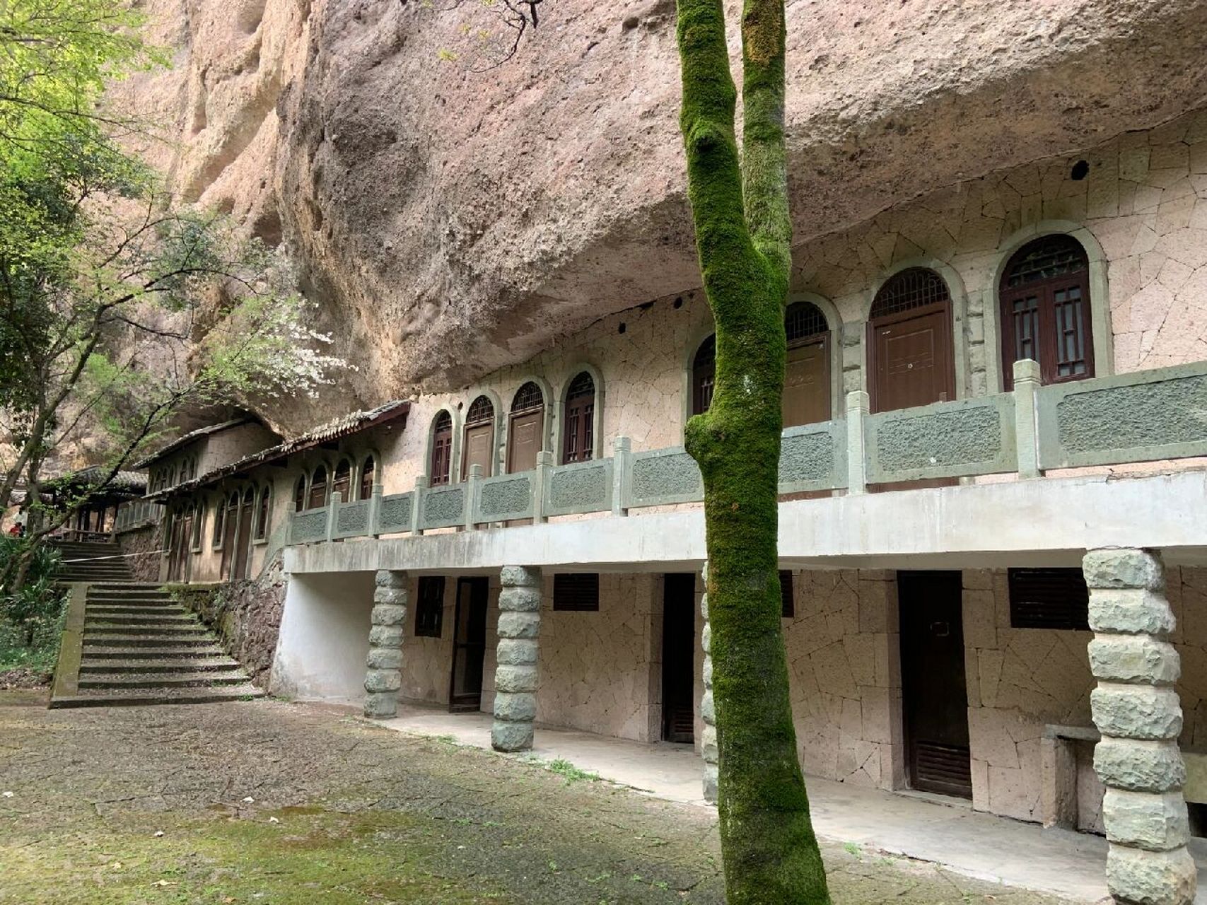 永康方岩五峰书院 绝美 小桥 流水 瀑布 走进五峰书院都是高高的树木