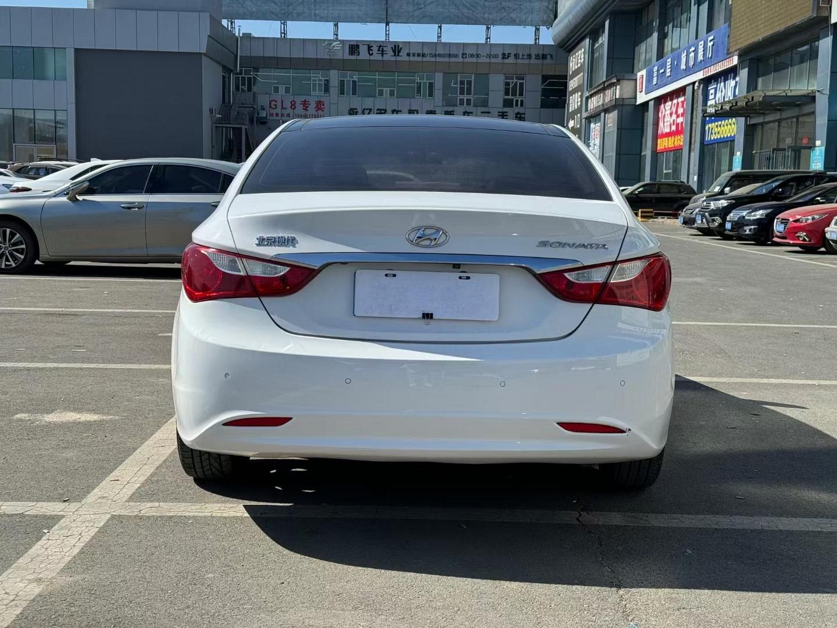 精品小汽车14年14款现代索纳塔八代,2.