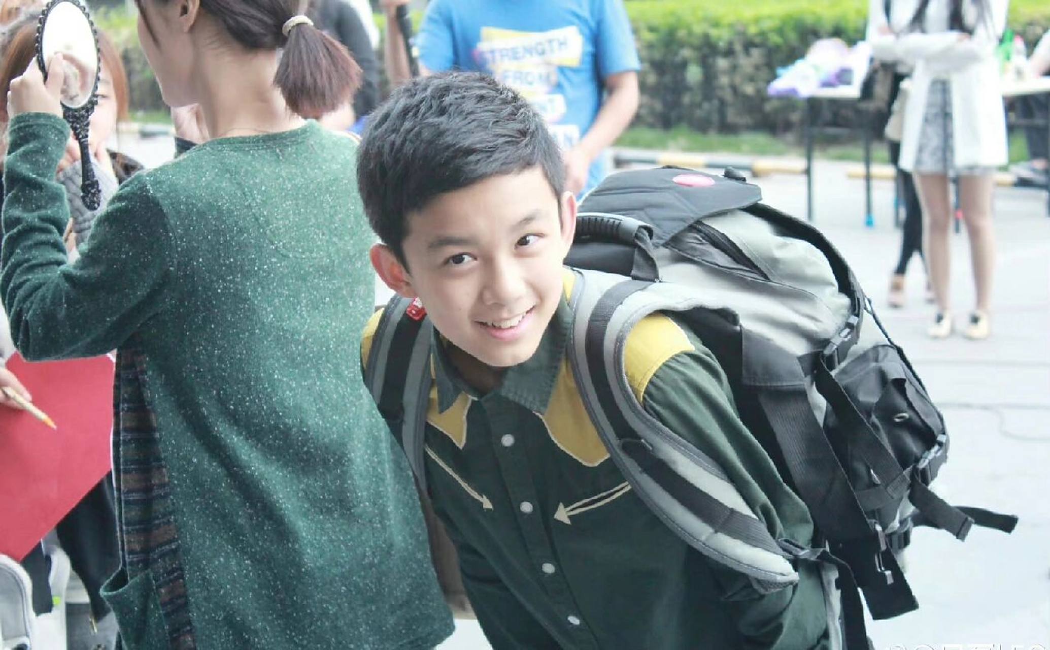 吴磊从小到大的照片 三石的情商超高,第二个不是吴磊,开始我认错了.