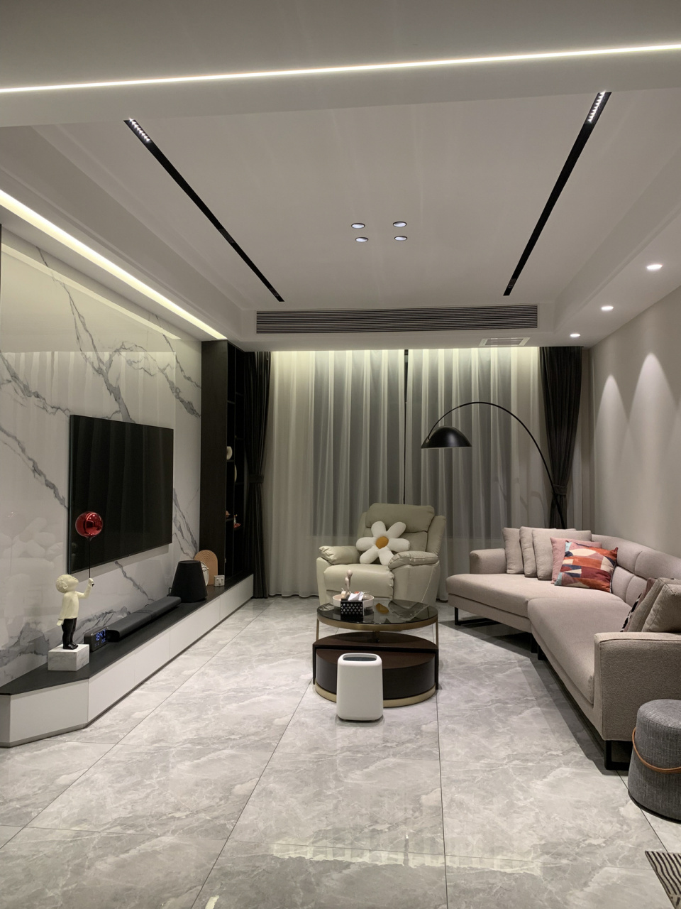 分享全屋无主灯|磁吸轨道灯 在房子装修之前就想好了一定要做全屋无主