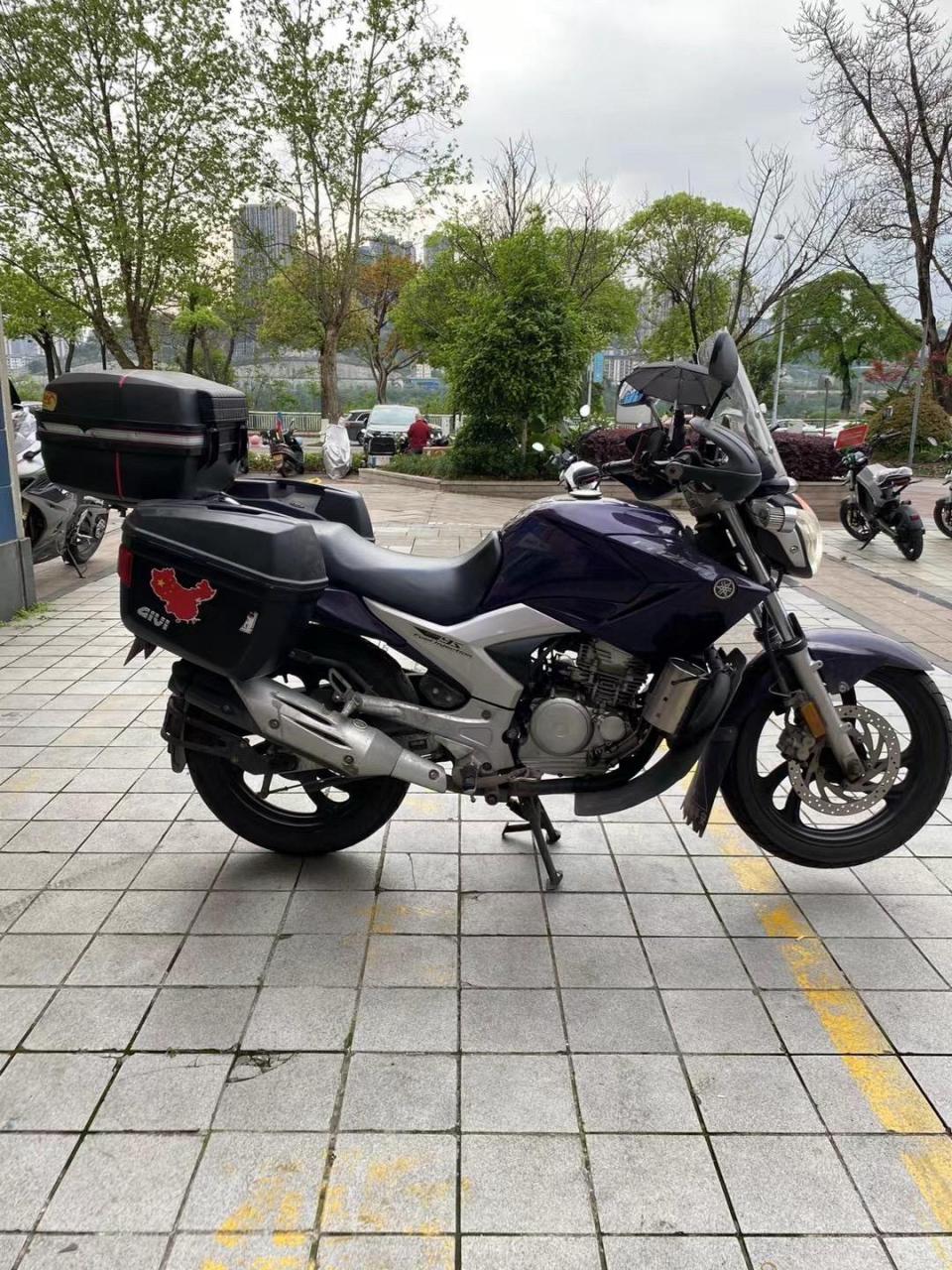 雅马哈飞致250,17年一手户,七万两千多公里,改件多多:天使眼透镜led