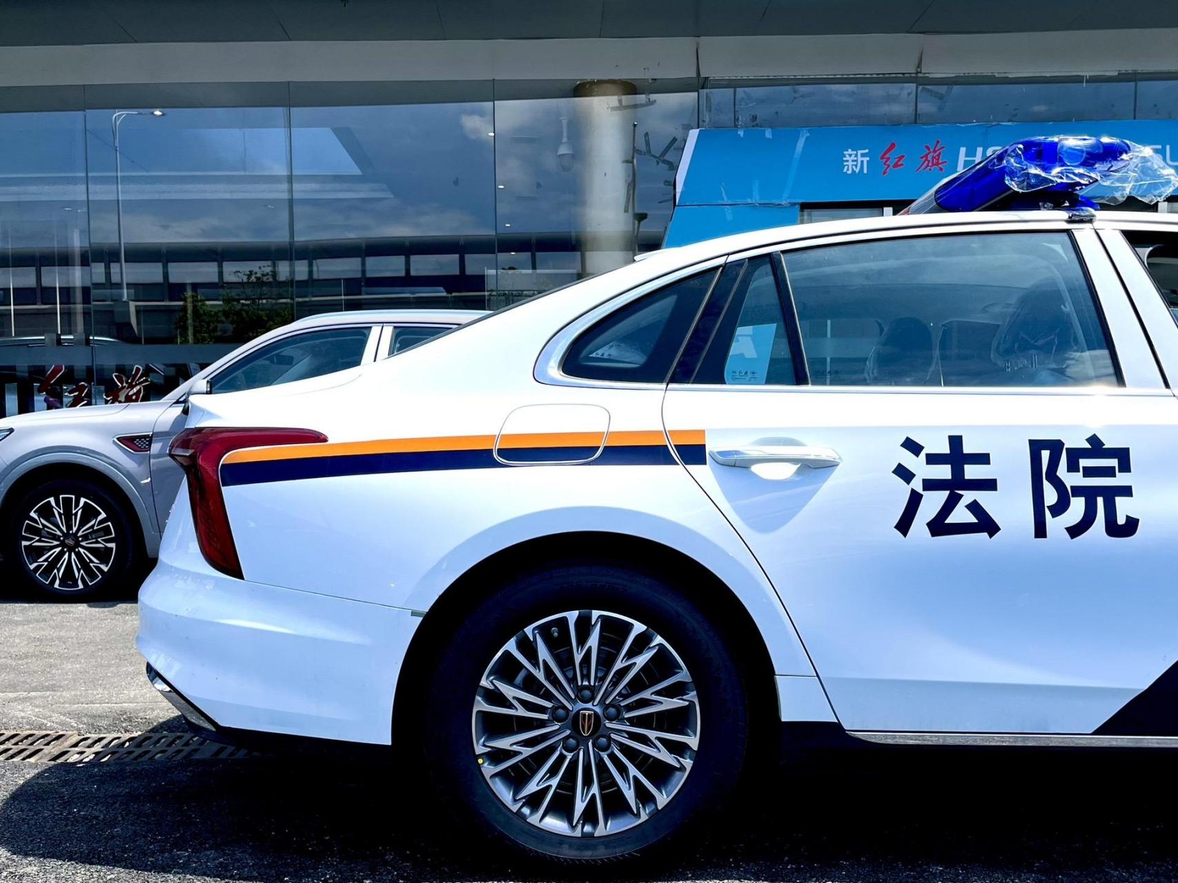 红旗h5警车现身.