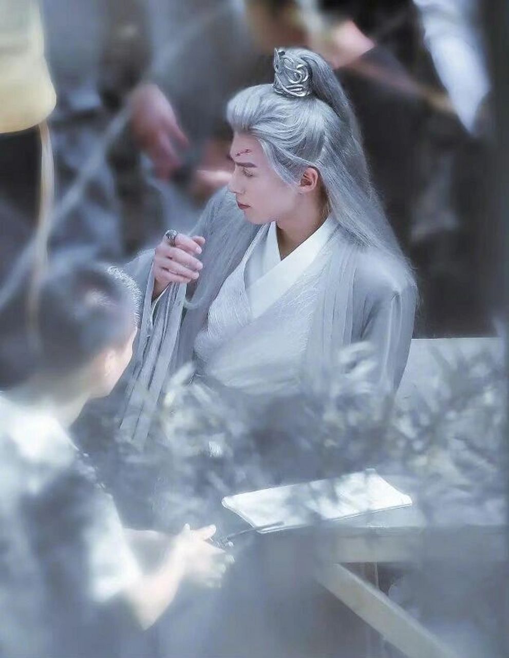 插播一组王鹤棣龙王的考古物料9090 银发龙王很帅哦