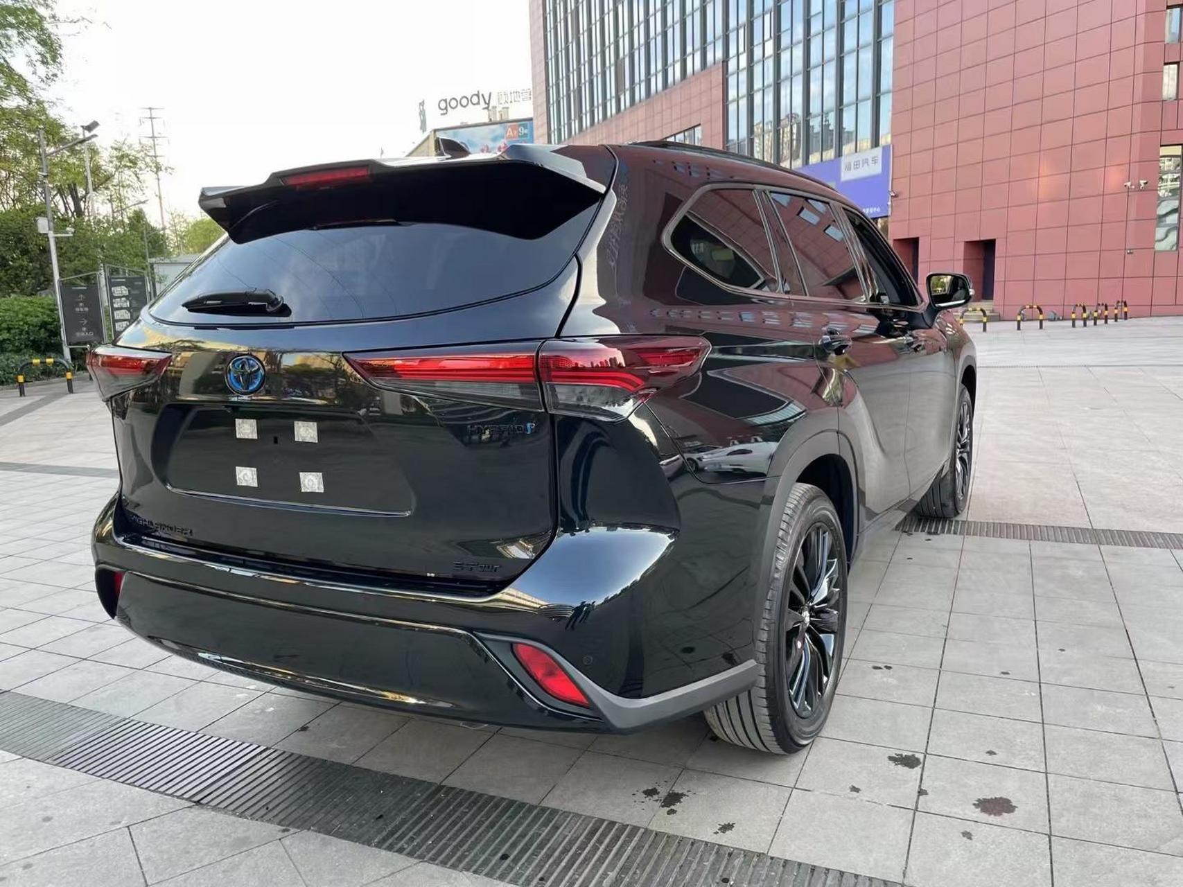 5l双擎 黑骑士版  指导价331800  黑外黑内  包牌包税305800出  批发