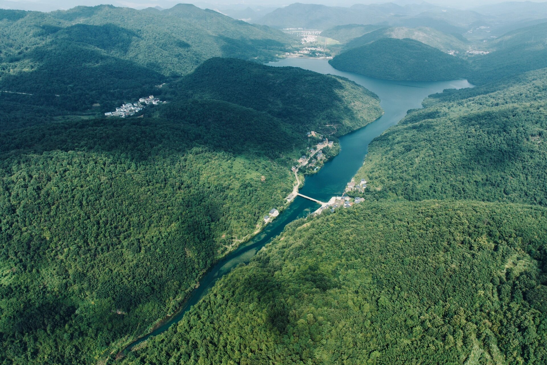 江家岭·九江 九江市属 瑞昌市南阳乡的石门水库旁 坐落着一处人少