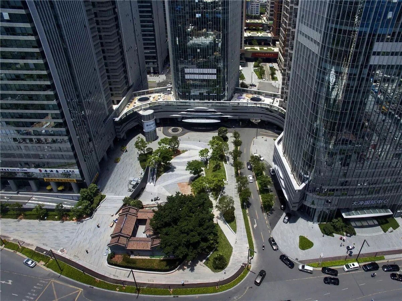 深圳万象天地——大王古庙/古榕树(记忆重生) 城市古迹mix商业街区 与