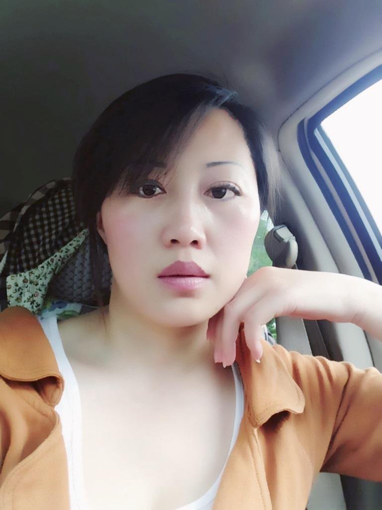 离婚女人的情况,通常是以下几种: 1,一个人吃饭,一个人睡觉,一个人