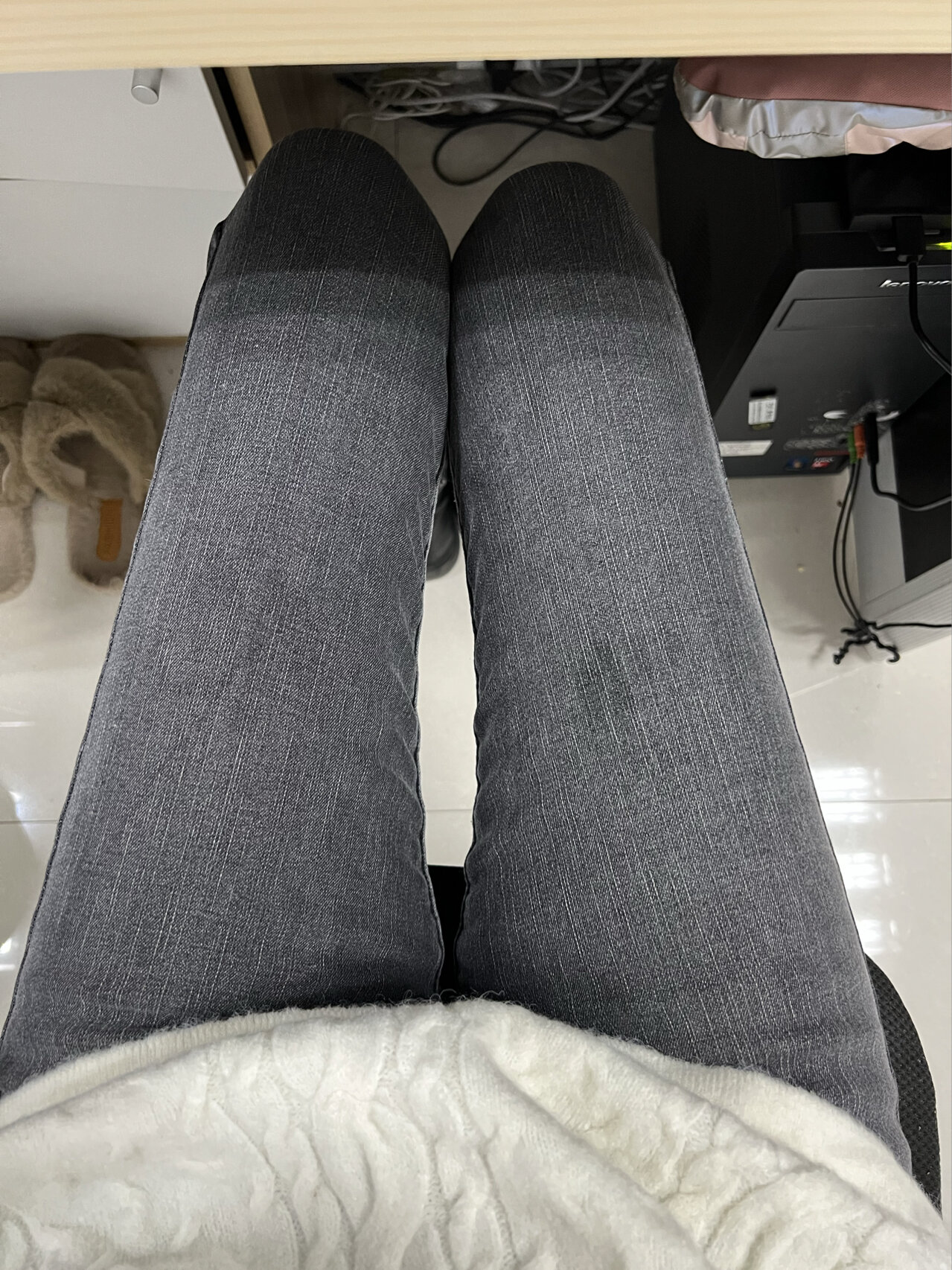 大腿缝这么宽是什么腿型 有什么矫正办法吗 	 有人说我凡尔赛,更新了