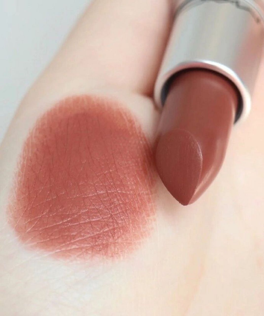 「mac616」绝美口红推荐    冬日无疑是一个让人感到有些沉闷的季节