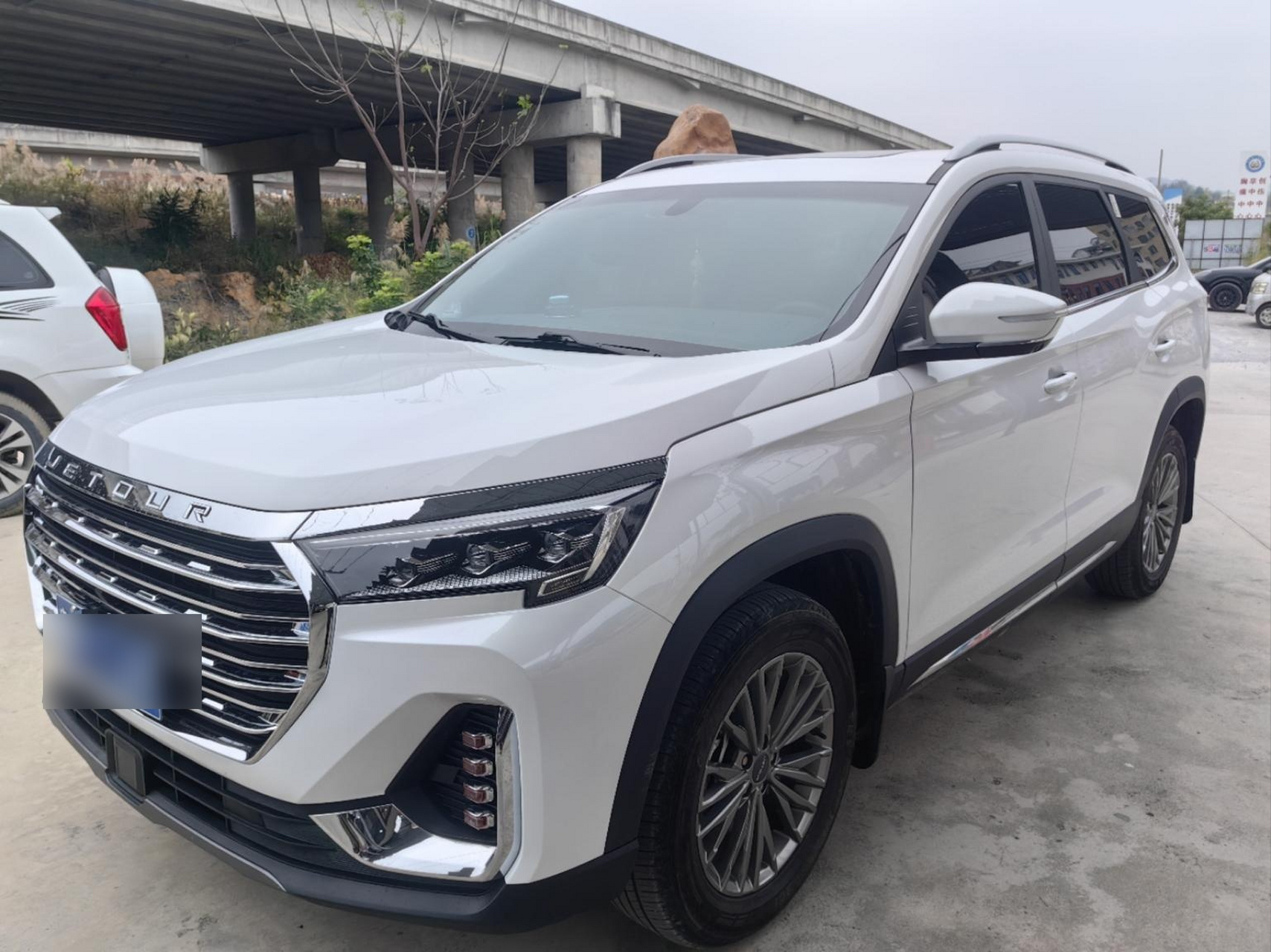 奇瑞捷途x90plus.1.5t手动挡公馆指导价11万多液晶大连平.