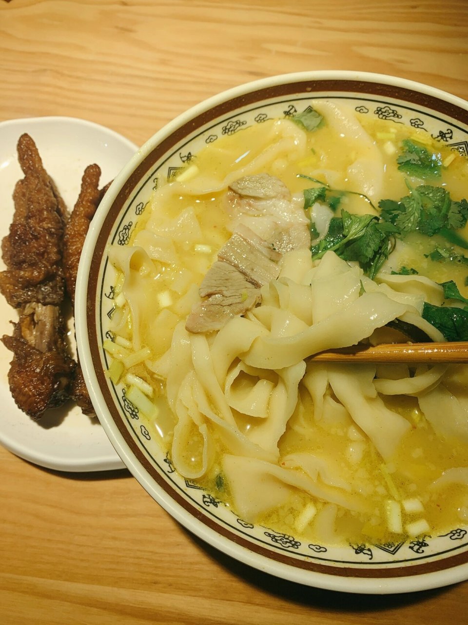 菠萝桂花鸡球～ 这个趁热吃很好吃!