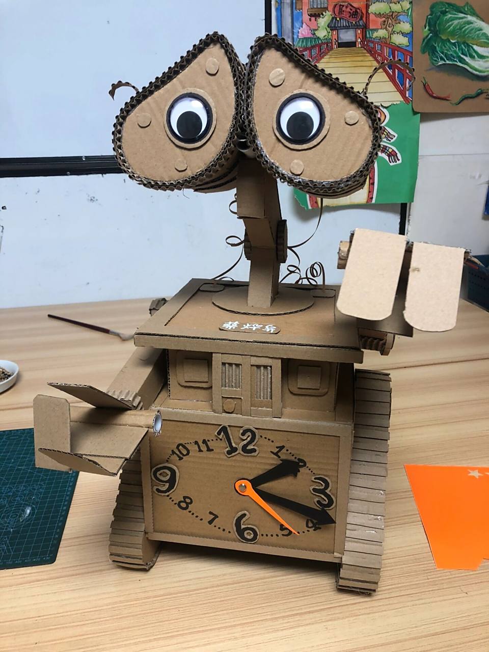 瓦力机器人纸箱 创意手工闹钟,时钟,纸箱机器人