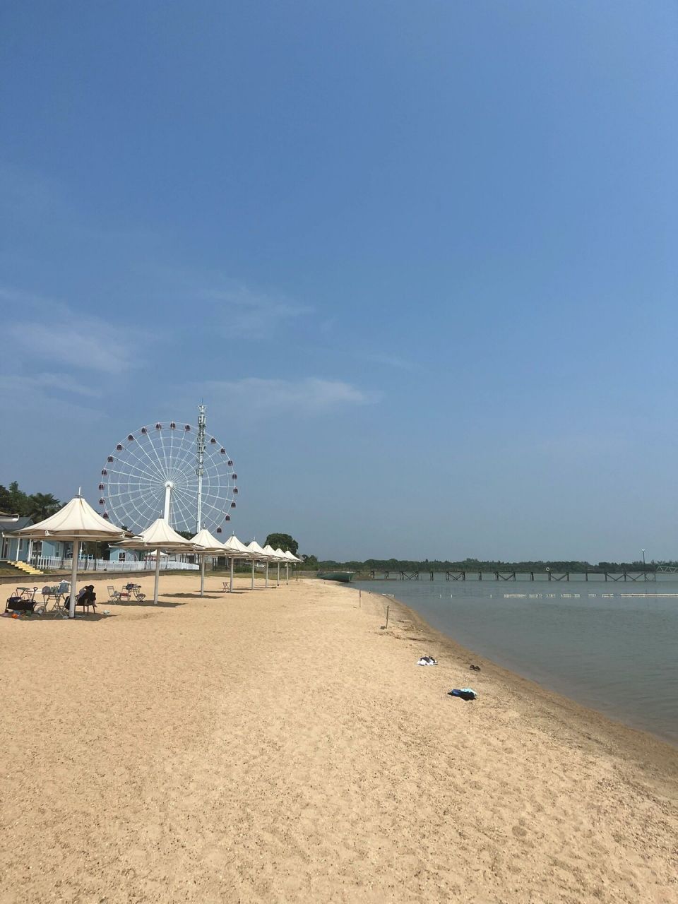 梁子湖 停车:景区内5元一个小时,消费满500免费停车,景区外10元一次