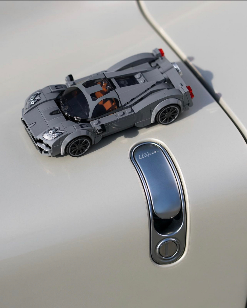 国际乐高日,帕加尼带来了utopia 乐高#我与汽车的日常##帕加尼