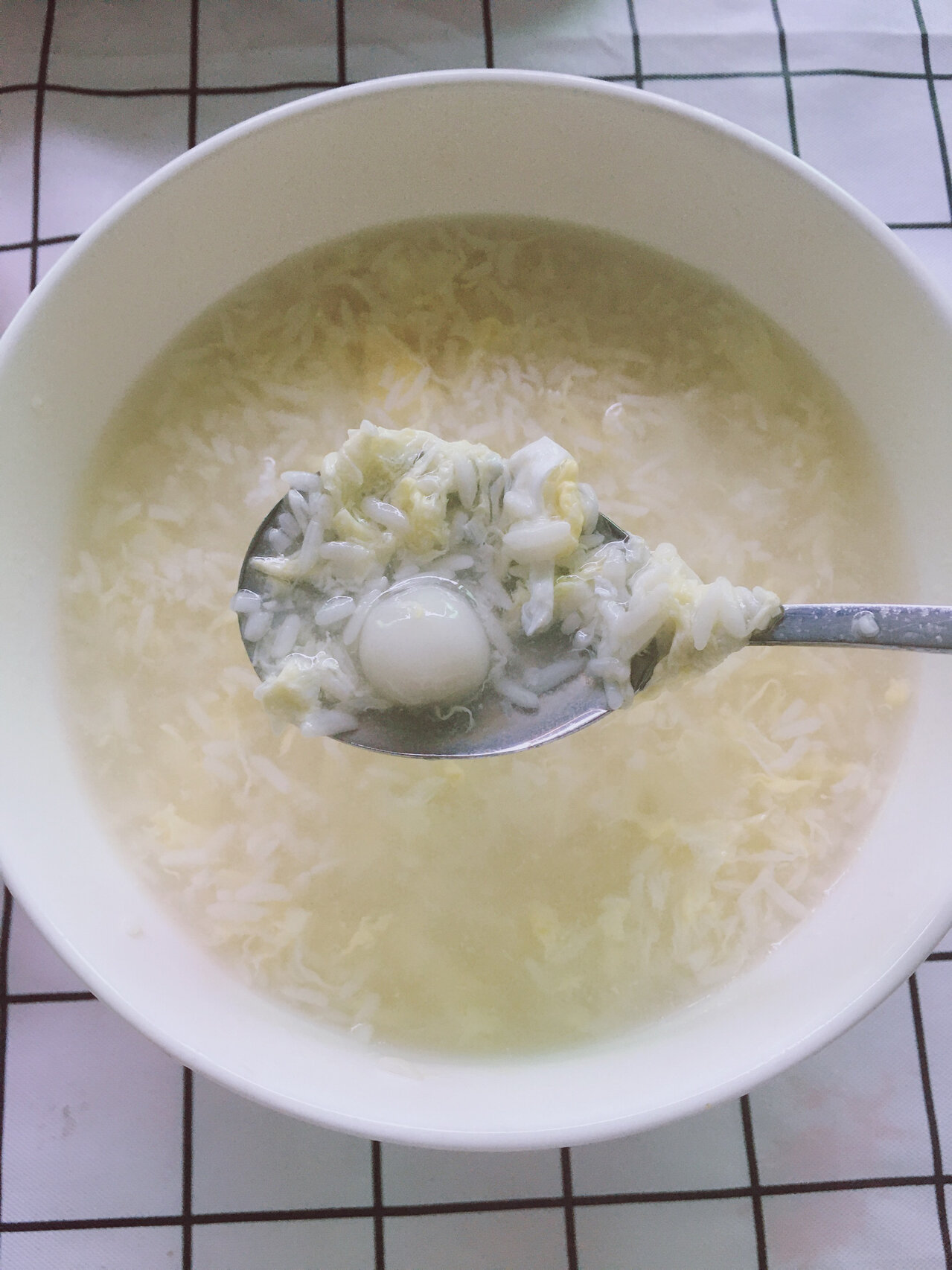 经期减肥食谱  甜酒鸡蛋煮汤圆 ?早餐:牛奶77鸡蛋 ?