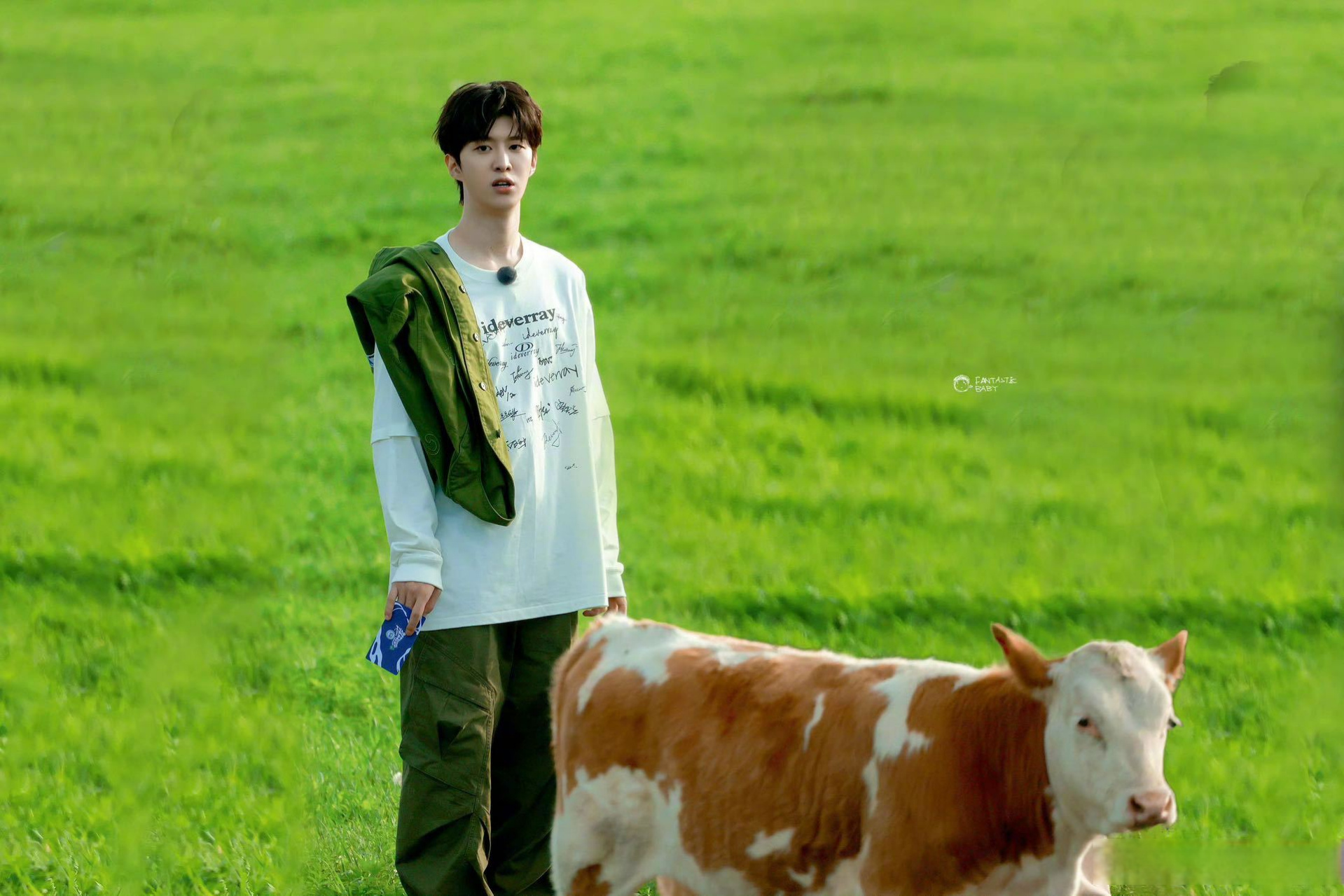 范丞丞官宣加盟现在就出发 叮!