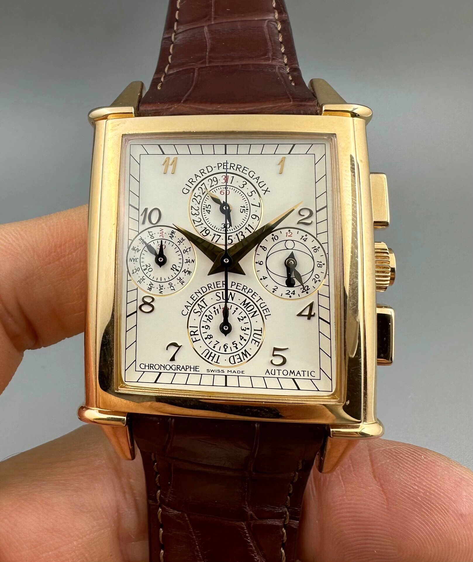 gp芝柏1945系列万年历90270男士手表