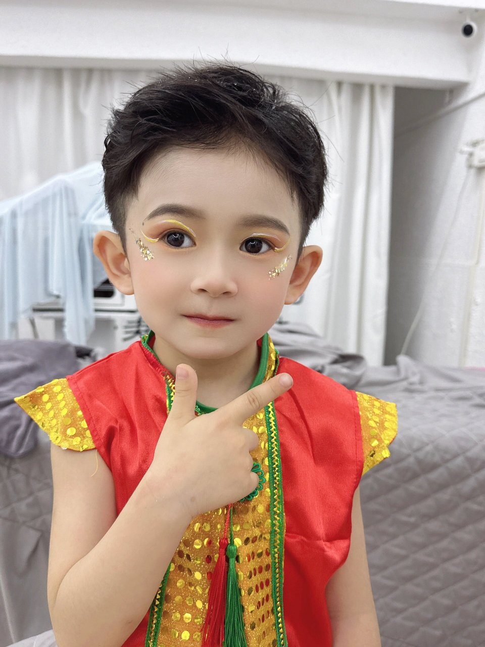 儿童表演妆容 | 小弟弟太可爱啦 舞台表演妆容 儿童汇演 化妆分享