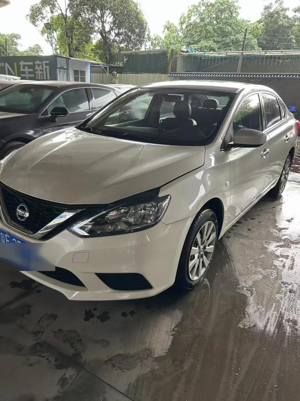 最新到店一台21年个人一手非营运私家车13代轩逸经典白色,1.