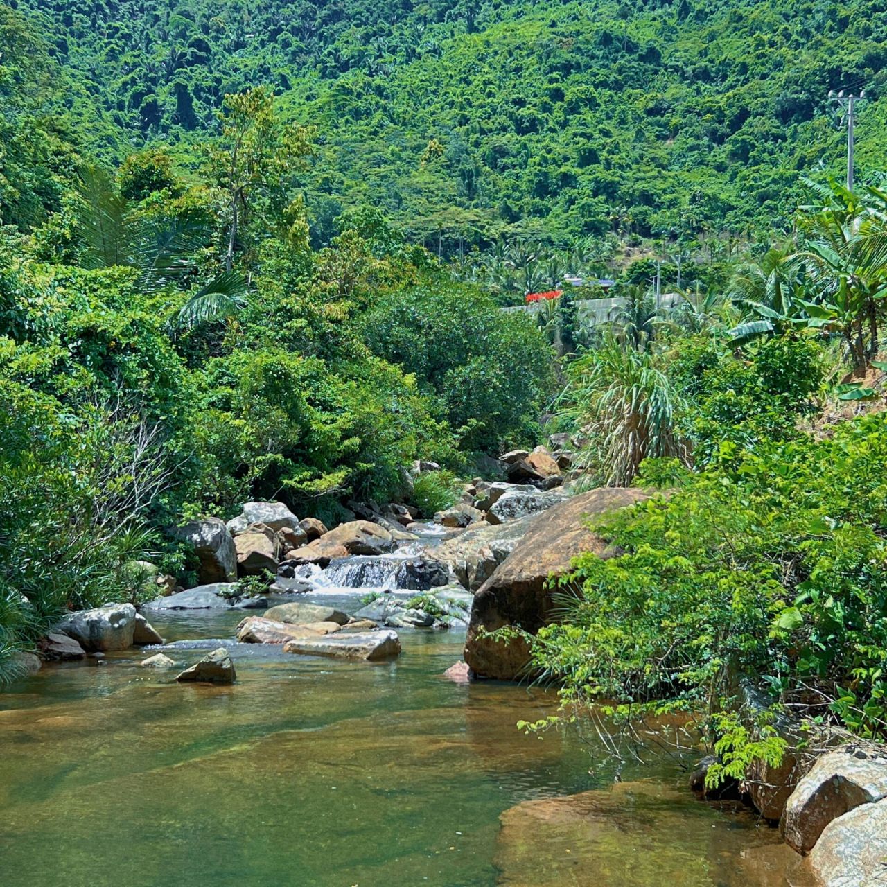 钓 顺便打卡一下网红地 这地方大家应该不陌生吧 万宁日月湾仙女潭