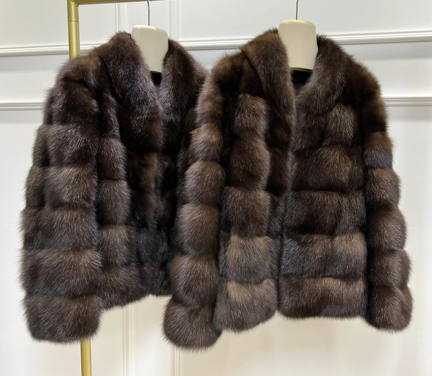 高级感穿搭俄罗斯紫貂皮草外套 v领简约设计俄罗斯紫貂皮草外套 随意