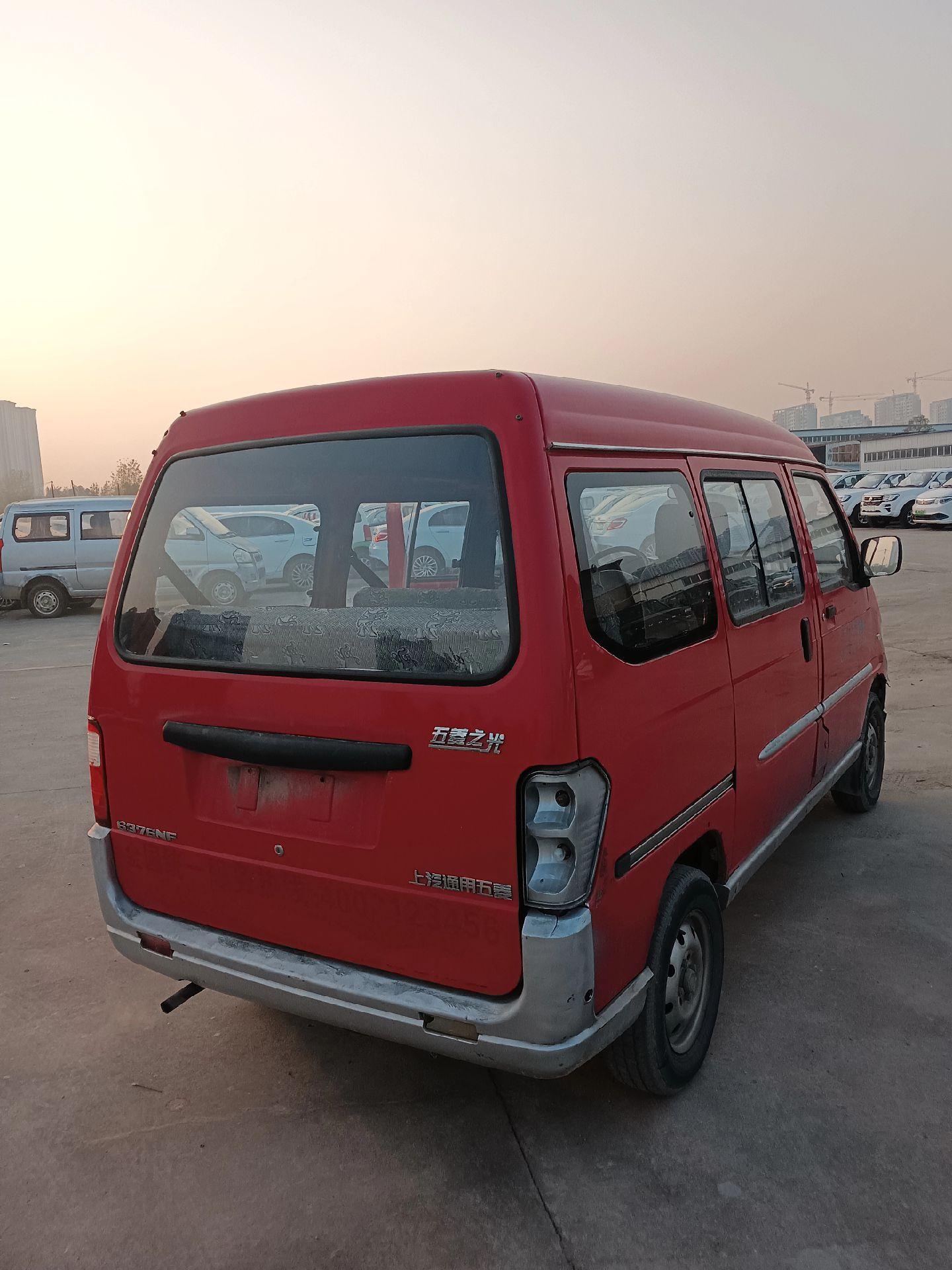 拉人拉货摆摊都不错,批发全款4999红色面包车二手之光五菱之光面包车