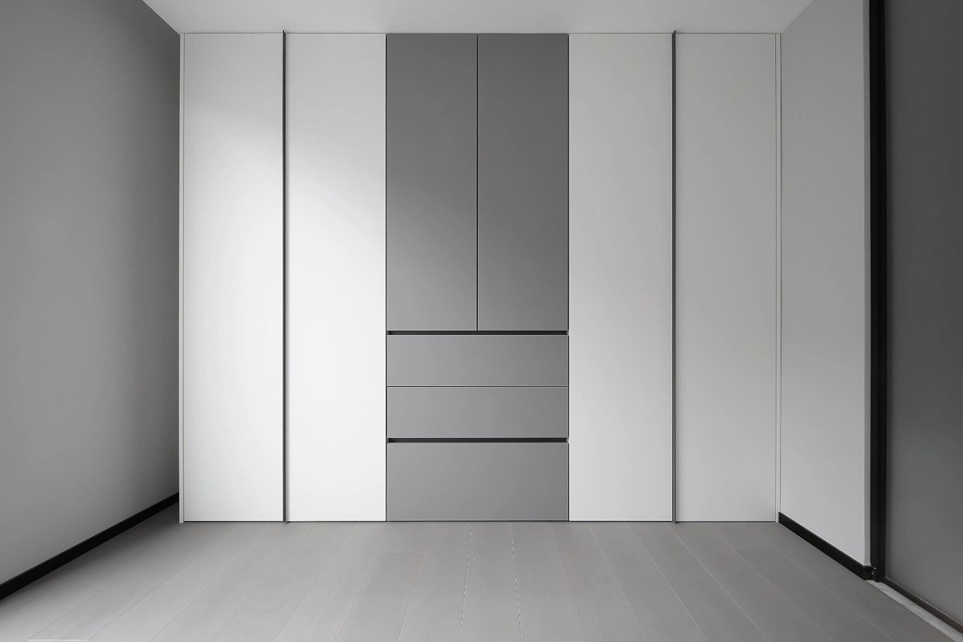 被我家灰白色系搭配的衣柜美哭 |高级又耐看