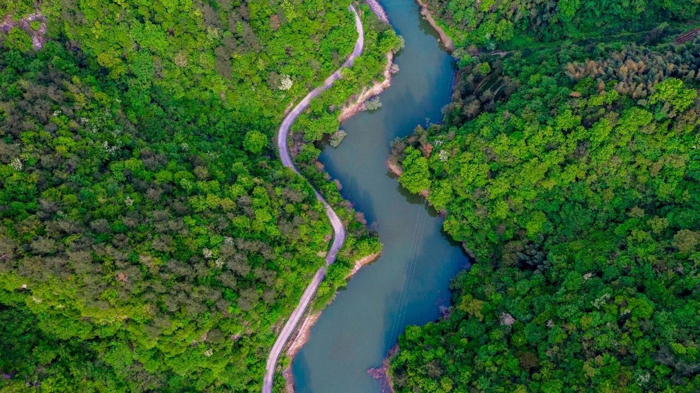 自驾浙中川藏线,99穿越云端上的悬崖公路 磐安浙江省中部中心所在地