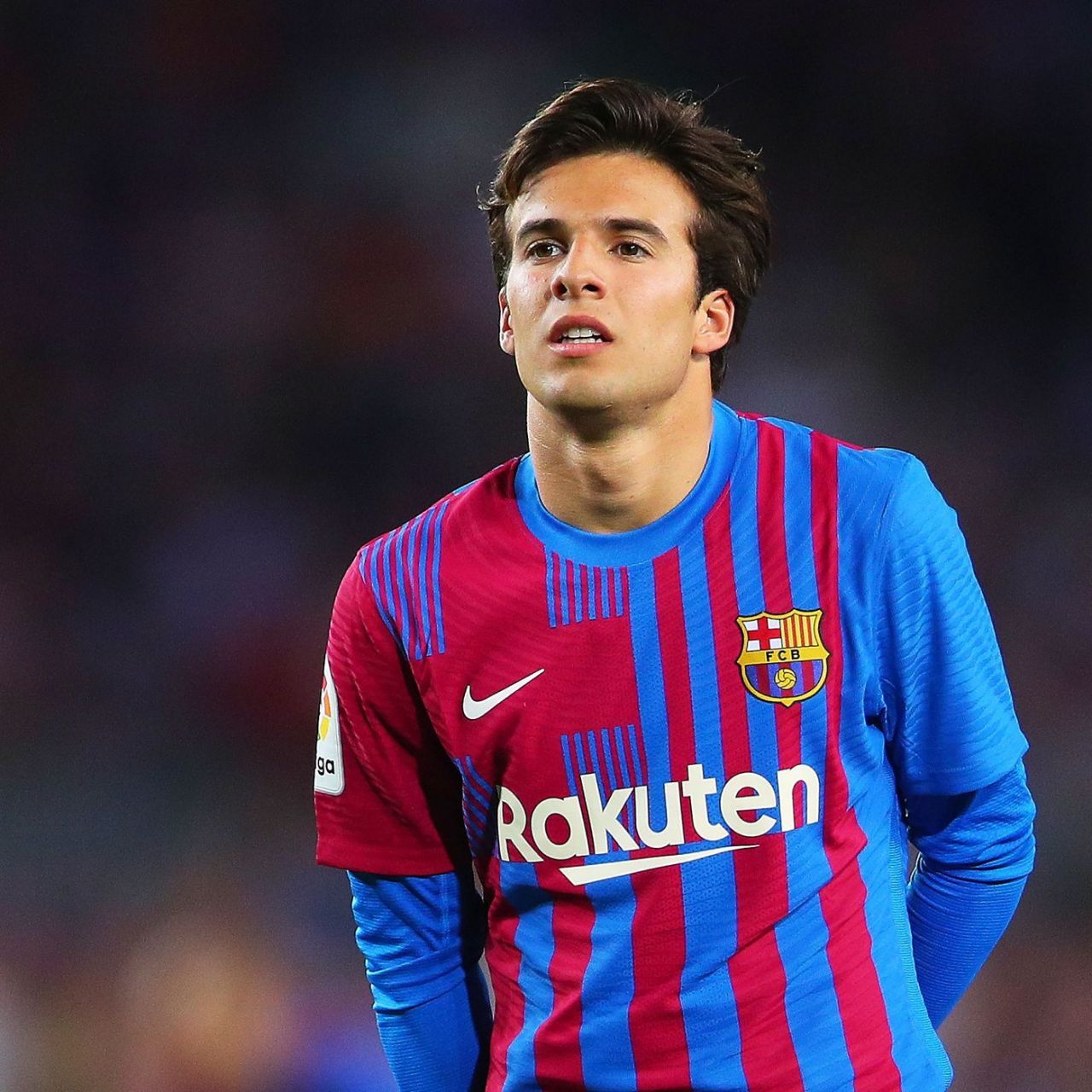 国家报:普吉一个原本为巴萨量身定做的球员.