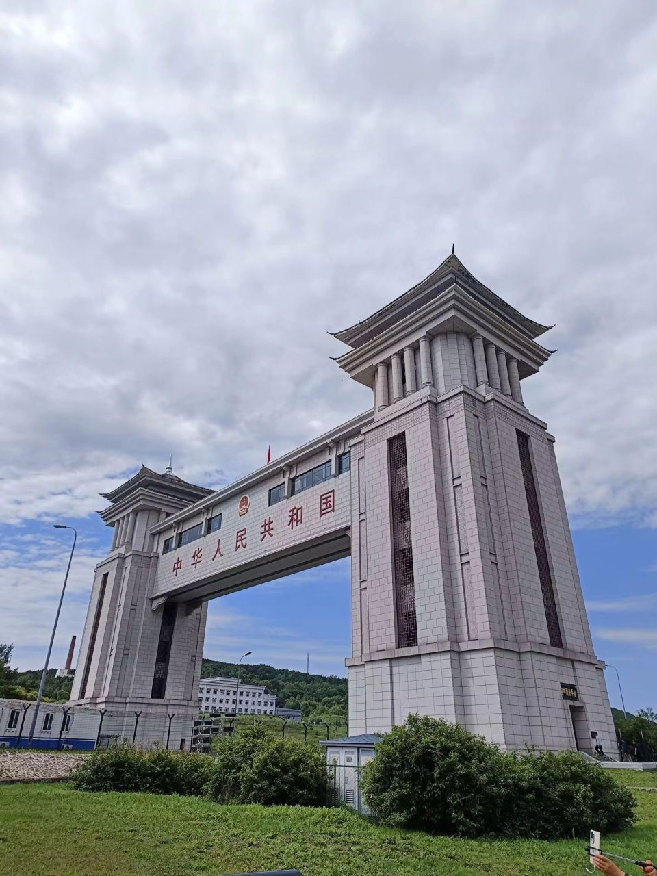 绥芬河国门景区 交通: 乘坐大巴车来到绥芬河国门景区 展览内容: 来