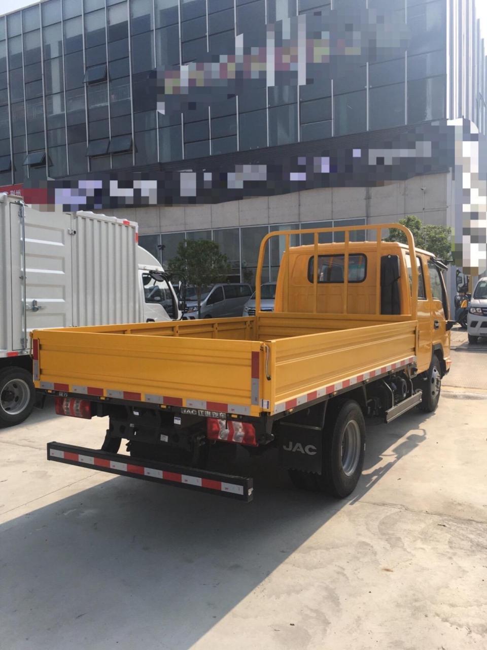 江淮1卡双排座,箱长3.米x2米,7.00r16轮胎气刹