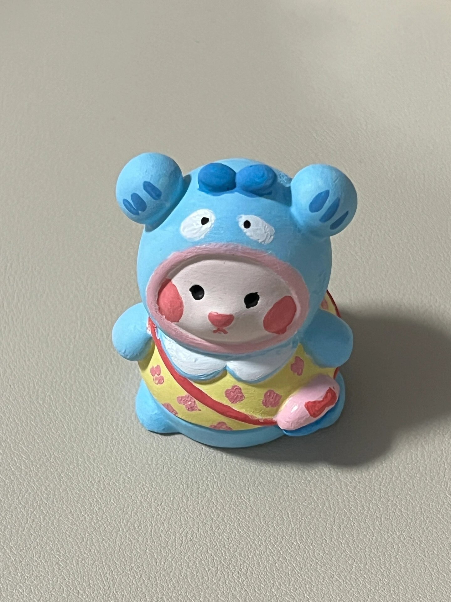 画100个石膏小熊96(5) 今天是泡泡鱼小熊[庆祝] 眼睛总是容易画不好