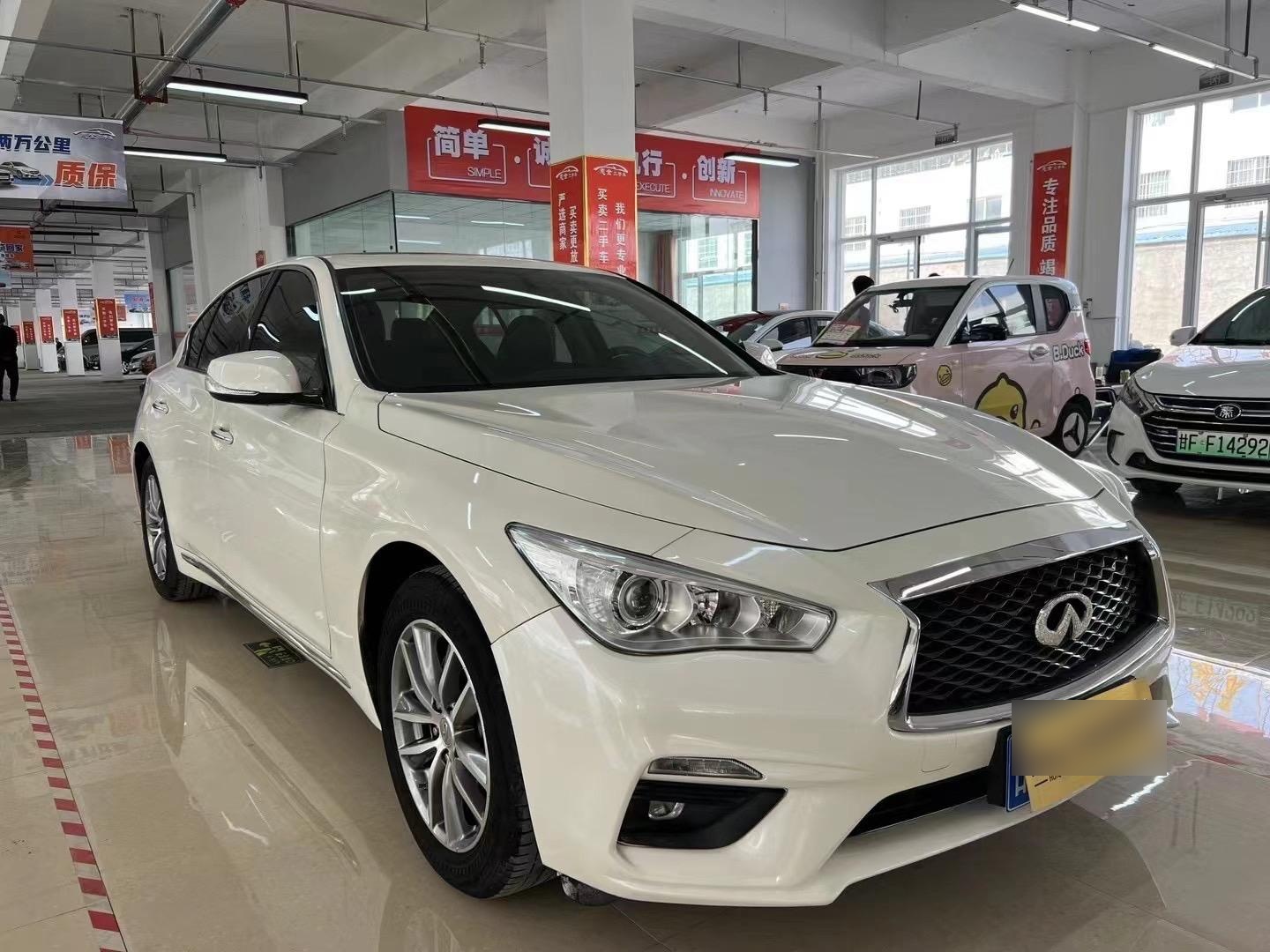 的椭圆形标志表现的是一条无限延伸的道路