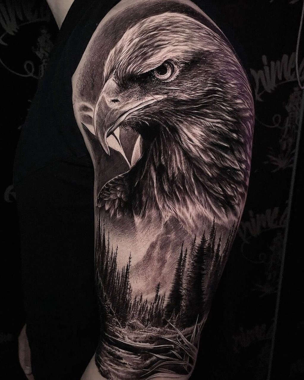 贵阳纹身/老鹰写实纹身素材手稿 7815鹰纹身是智慧,勇气,征服