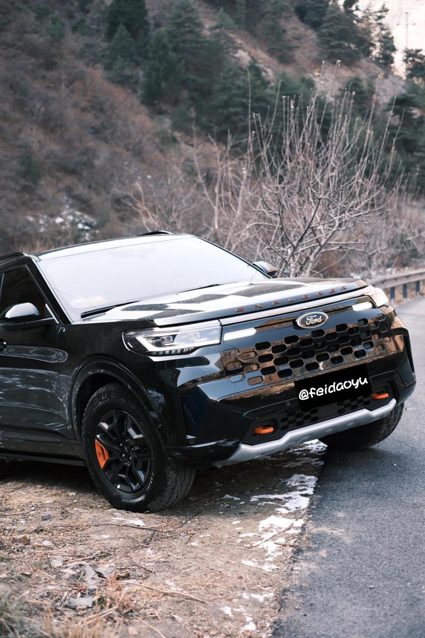 探险者昆仑巅峰版,基于第六代探险者由ford高性能部门官方套件