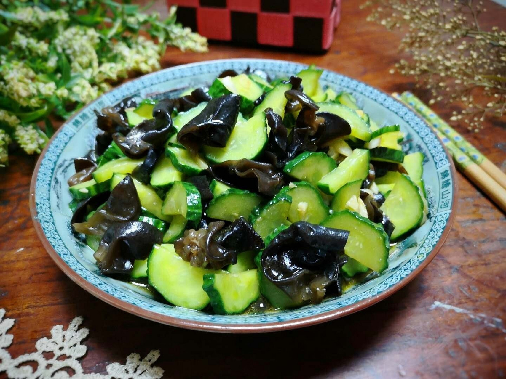 黄瓜炒木耳营养减肥又美味 黄瓜炒木耳,做法简单,好吃爽口,下饭美味.