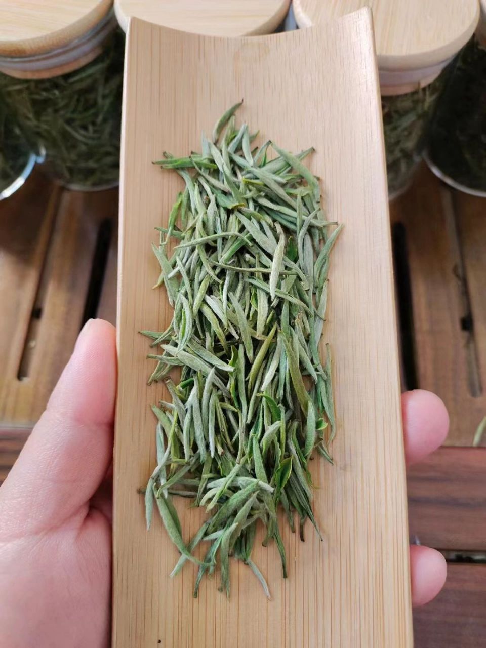 在家拍的黄山毛峰干茶实物图,买过去干茶品质就是这样.