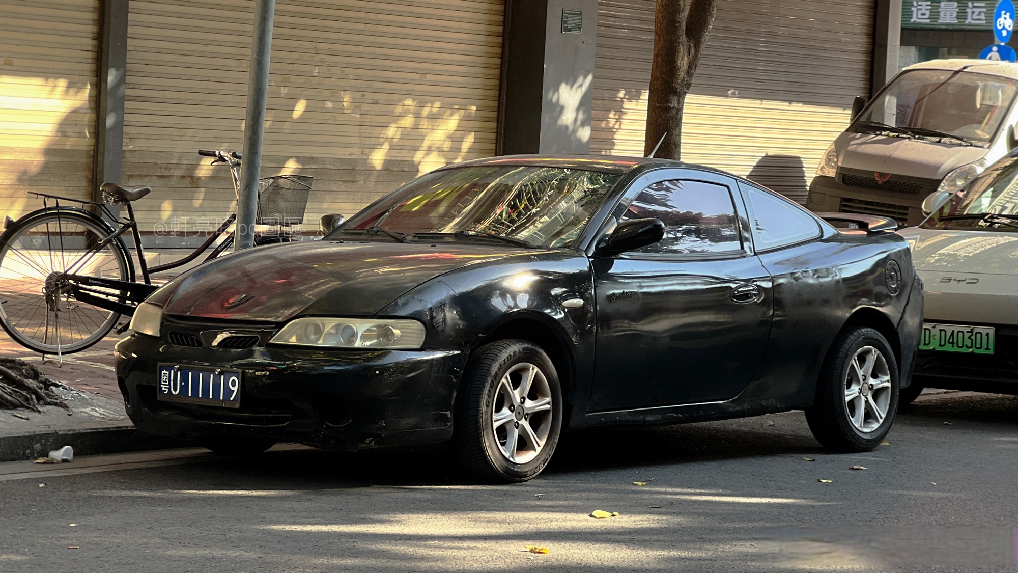 往日的中国第一跑 尚存街头的吉利美人豹