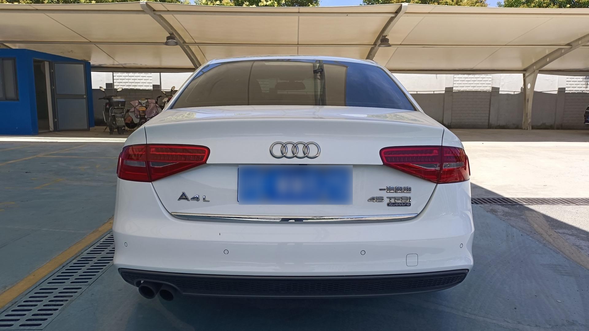 新到奥迪a4l 45tfsi四驱夸戳个性运动版