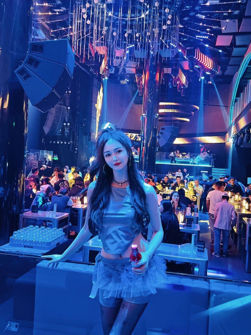 广州蹦迪|融创附近这家大型酒吧真的敲嗨60 又到周末啦78 大家都