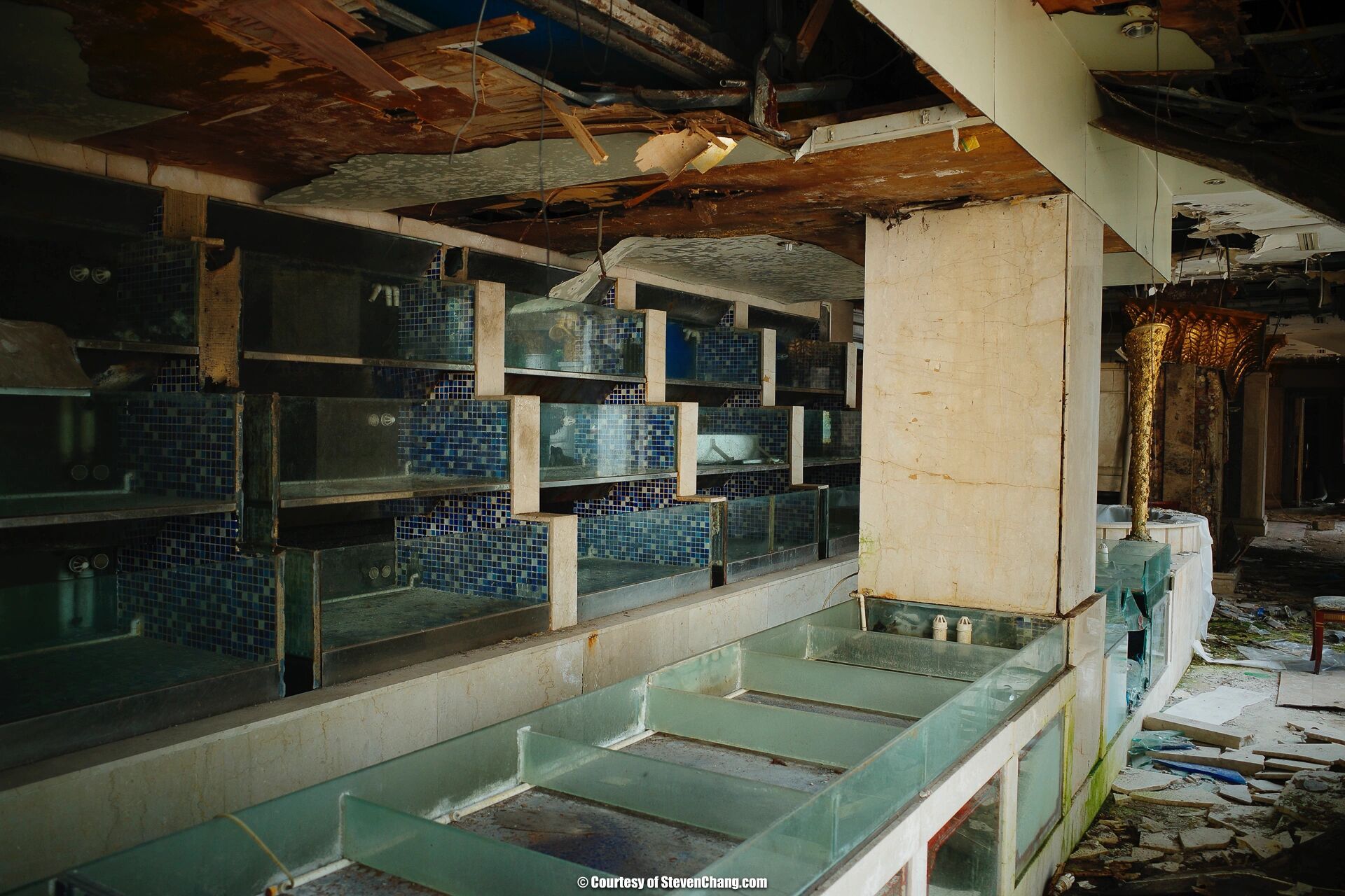 废墟探险:带你逛上海废弃大酒店01 本系列共12篇,依照动线排序