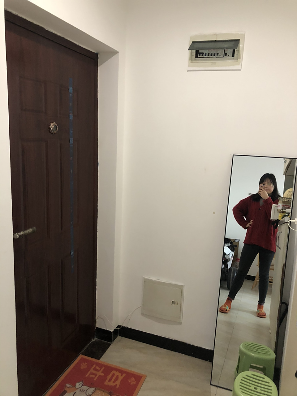 镜子放在门入户门这个位置可以嘛 买了镜子不知道放哪,好像镜子又不能